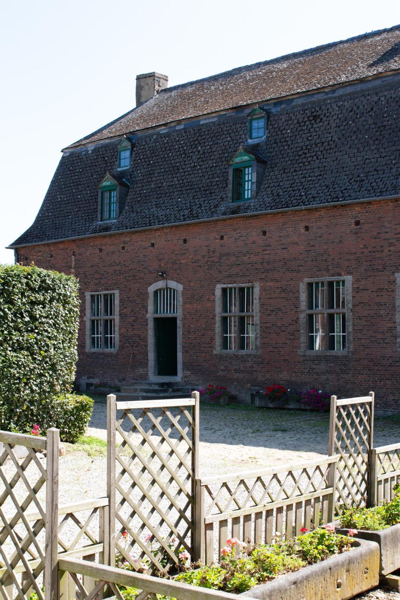 B&B La Ferme De L'Hoste Вавр Экстерьер фото