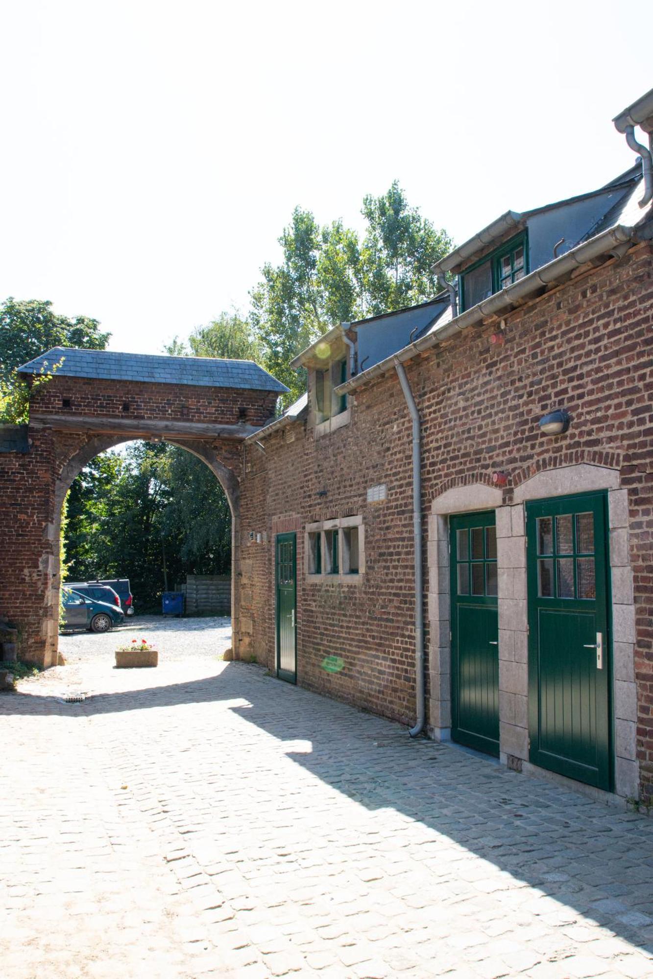 B&B La Ferme De L'Hoste Вавр Экстерьер фото